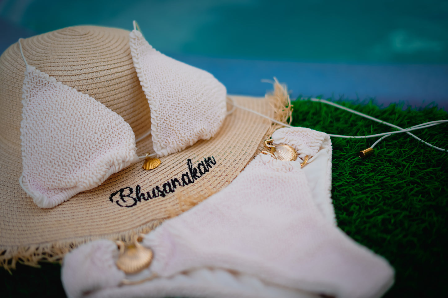 BHUSANAKAN SWIMWEAR ชุดว่ายน้ำ บิกินี่ผ้าย่น Crinkle Bikini แต่งด้วยอะไหล่ทองรูปเปลือกหอย