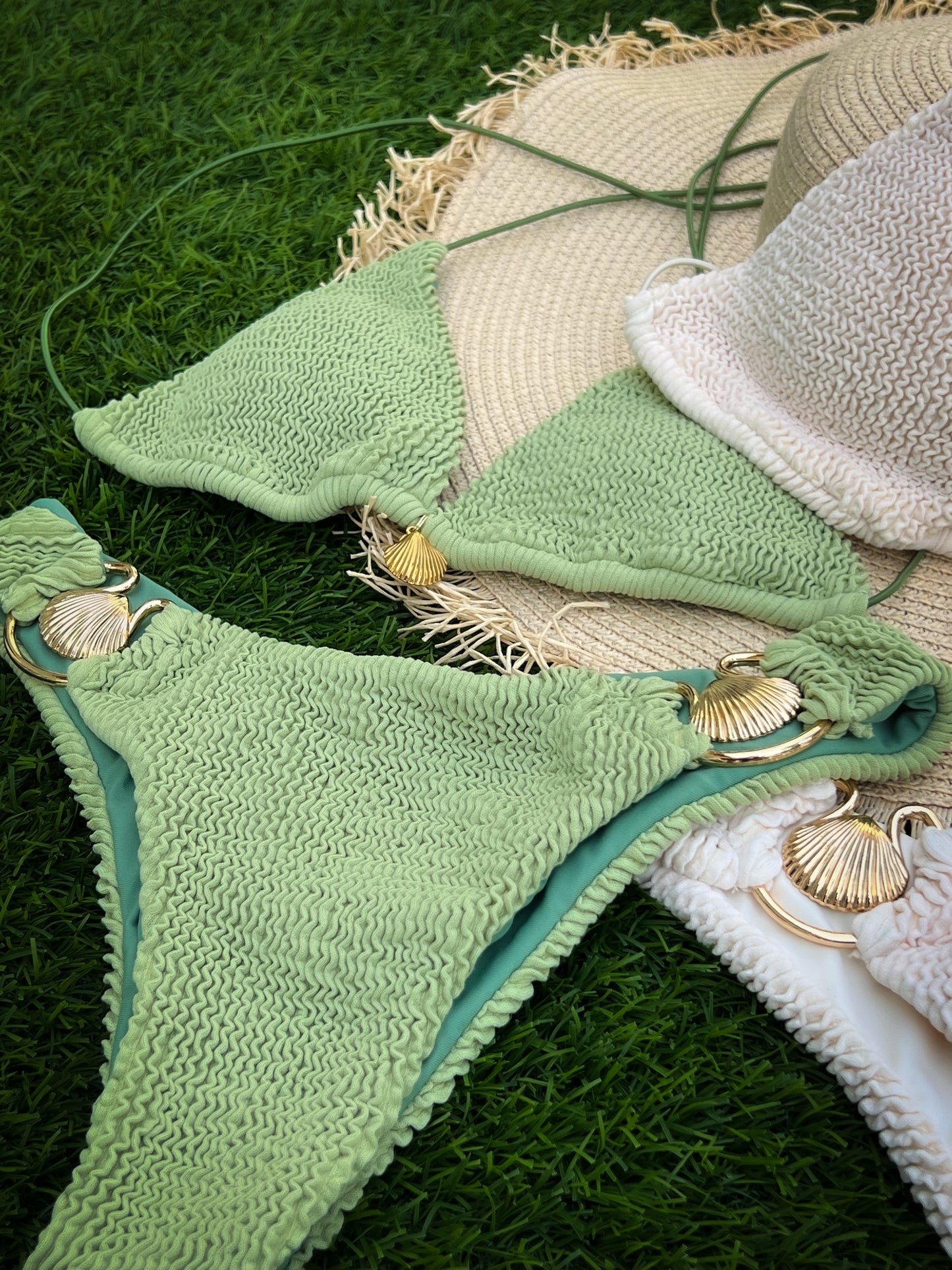 BHUSANAKAN SWIMWEAR ชุดว่ายน้ำ บิกินี่ผ้าย่น Crinkle Bikini แต่งด้วยอะไหล่ทองรูปเปลือกหอย