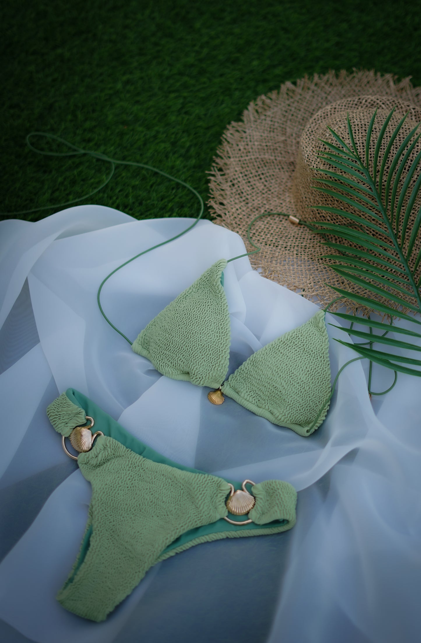 BHUSANAKAN SWIMWEAR ชุดว่ายน้ำ บิกินี่ผ้าย่น Crinkle Bikini แต่งด้วยอะไหล่ทองรูปเปลือกหอย