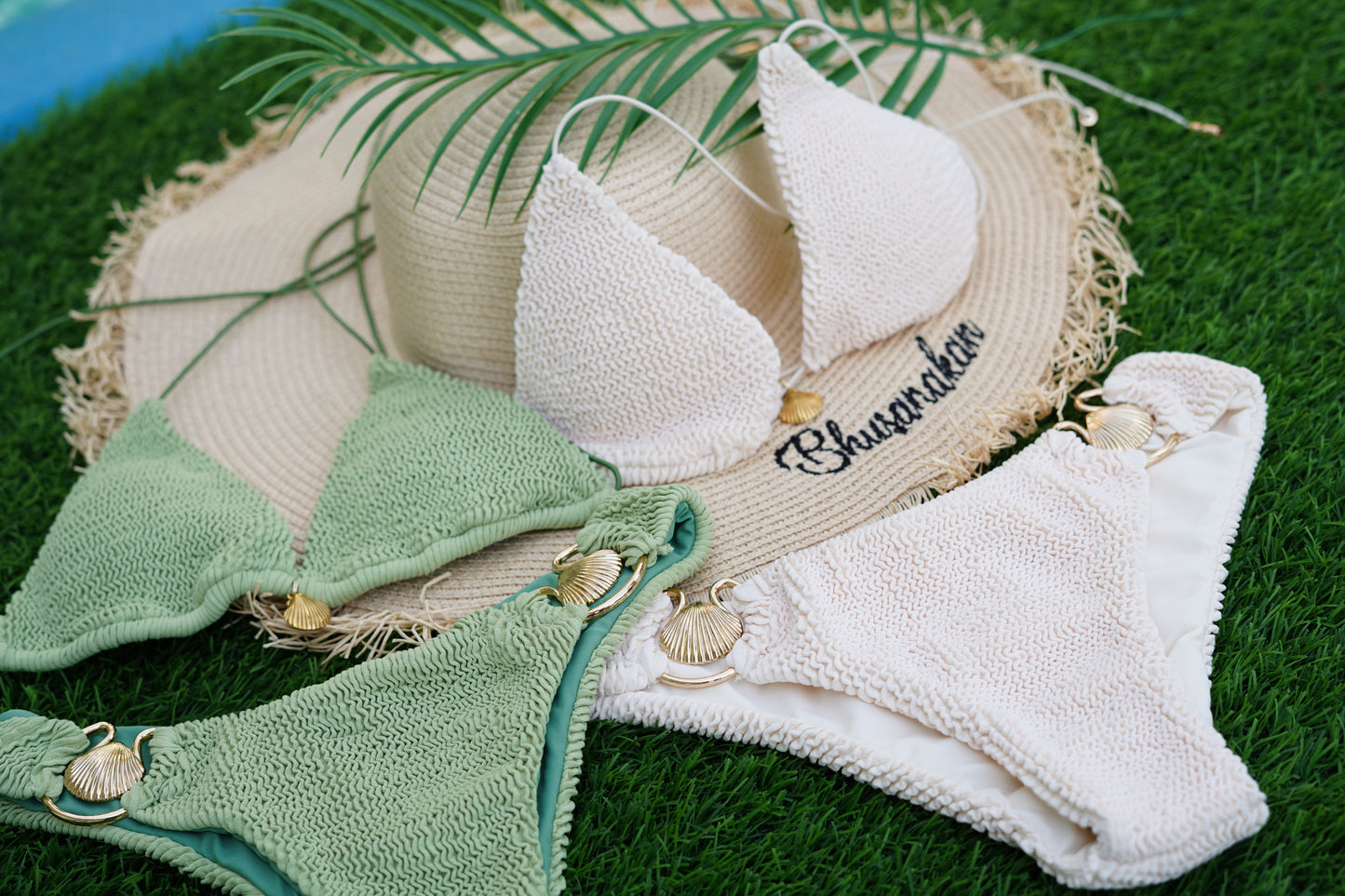 BHUSANAKAN SWIMWEAR ชุดว่ายน้ำ บิกินี่ผ้าย่น Crinkle Bikini แต่งด้วยอะไหล่ทองรูปเปลือกหอย