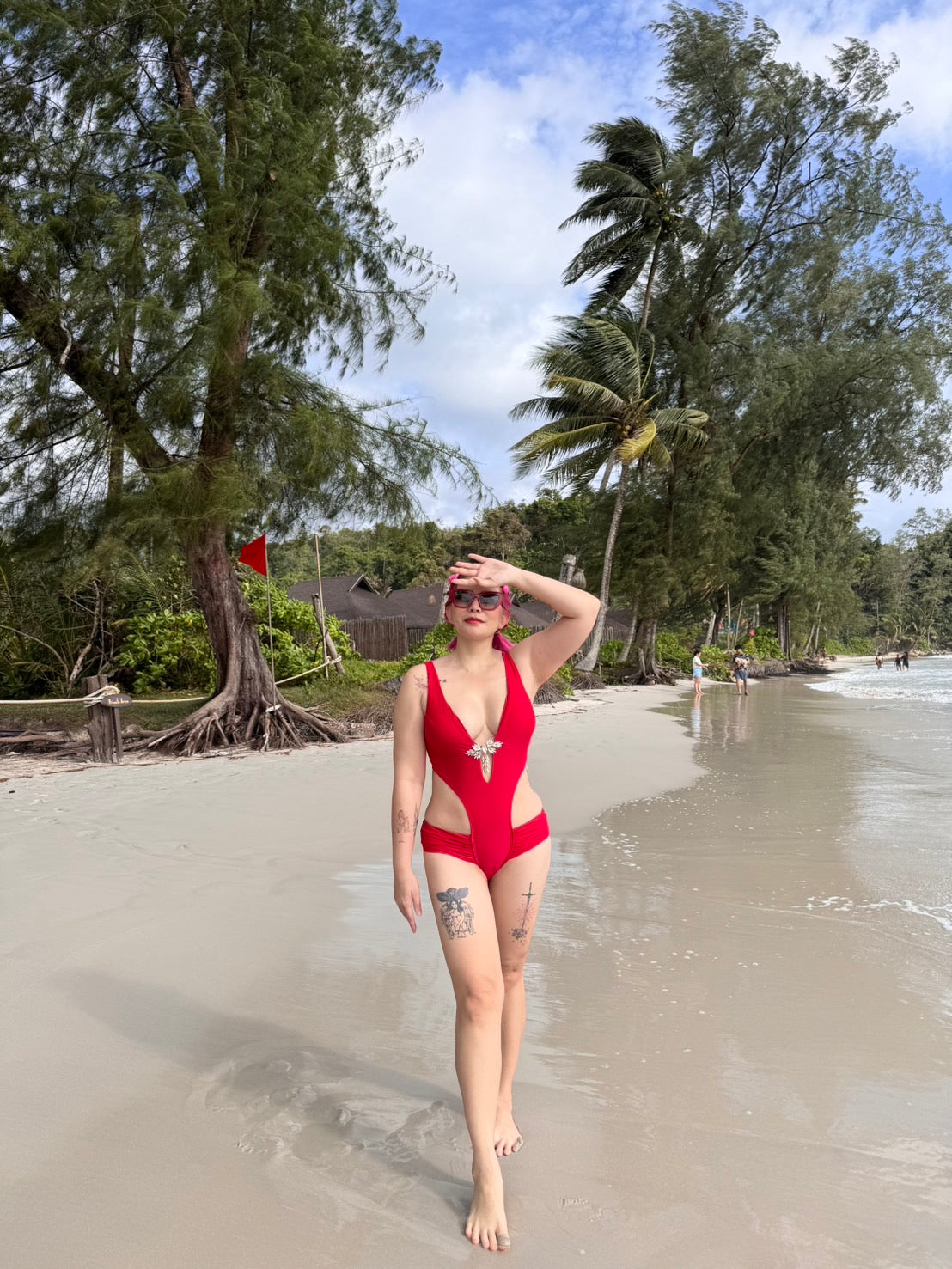 BHUSANAKAN SWIMWEAR ชุดว่ายน้ำวันพีซ ประดับเพชร หรูหรา เซ็กซี่ขี้เล่น รุ่น Phoenix One-Piece