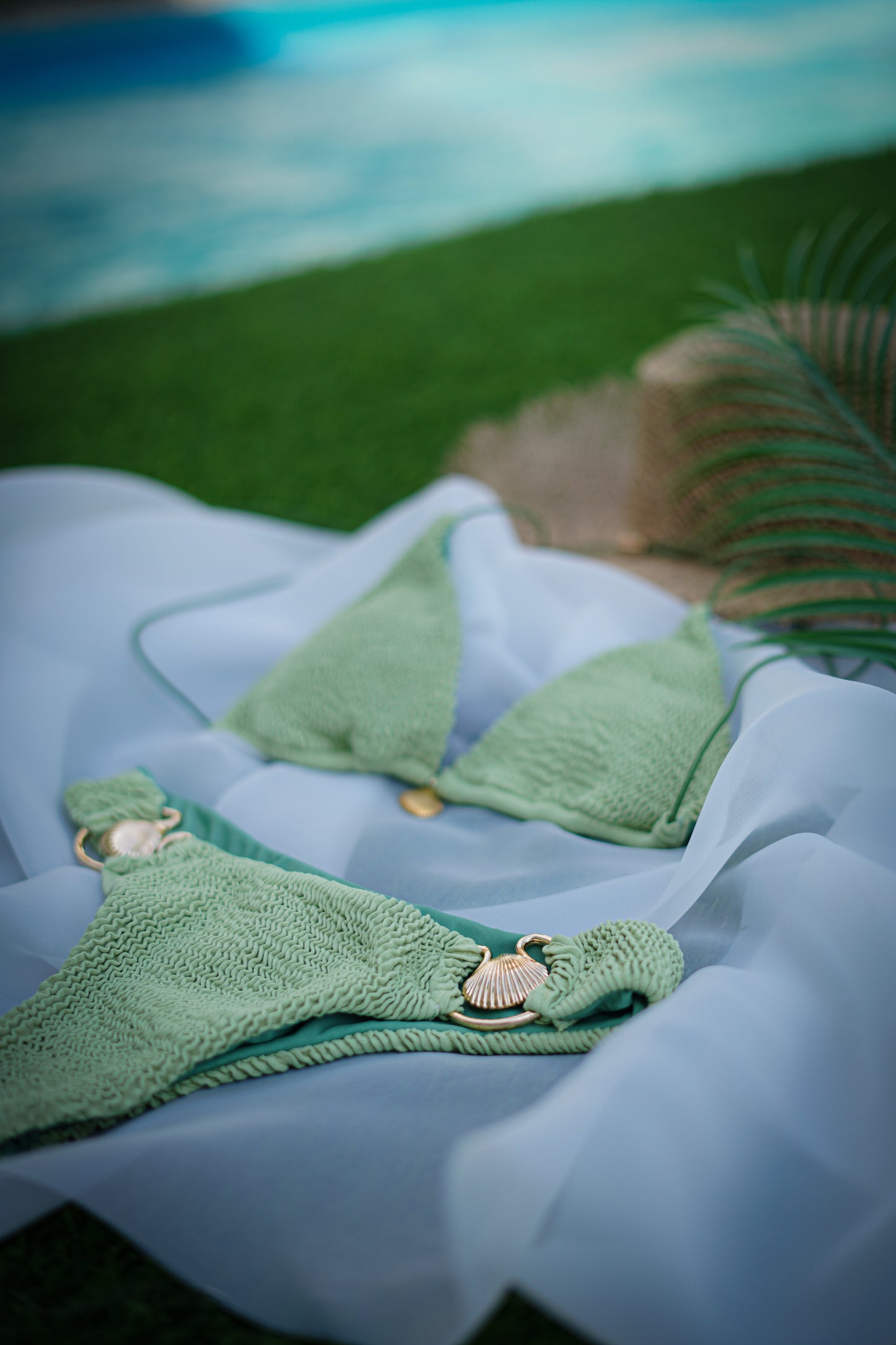 BHUSANAKAN SWIMWEAR ชุดว่ายน้ำ บิกินี่ผ้าย่น Crinkle Bikini แต่งด้วยอะไหล่ทองรูปเปลือกหอย