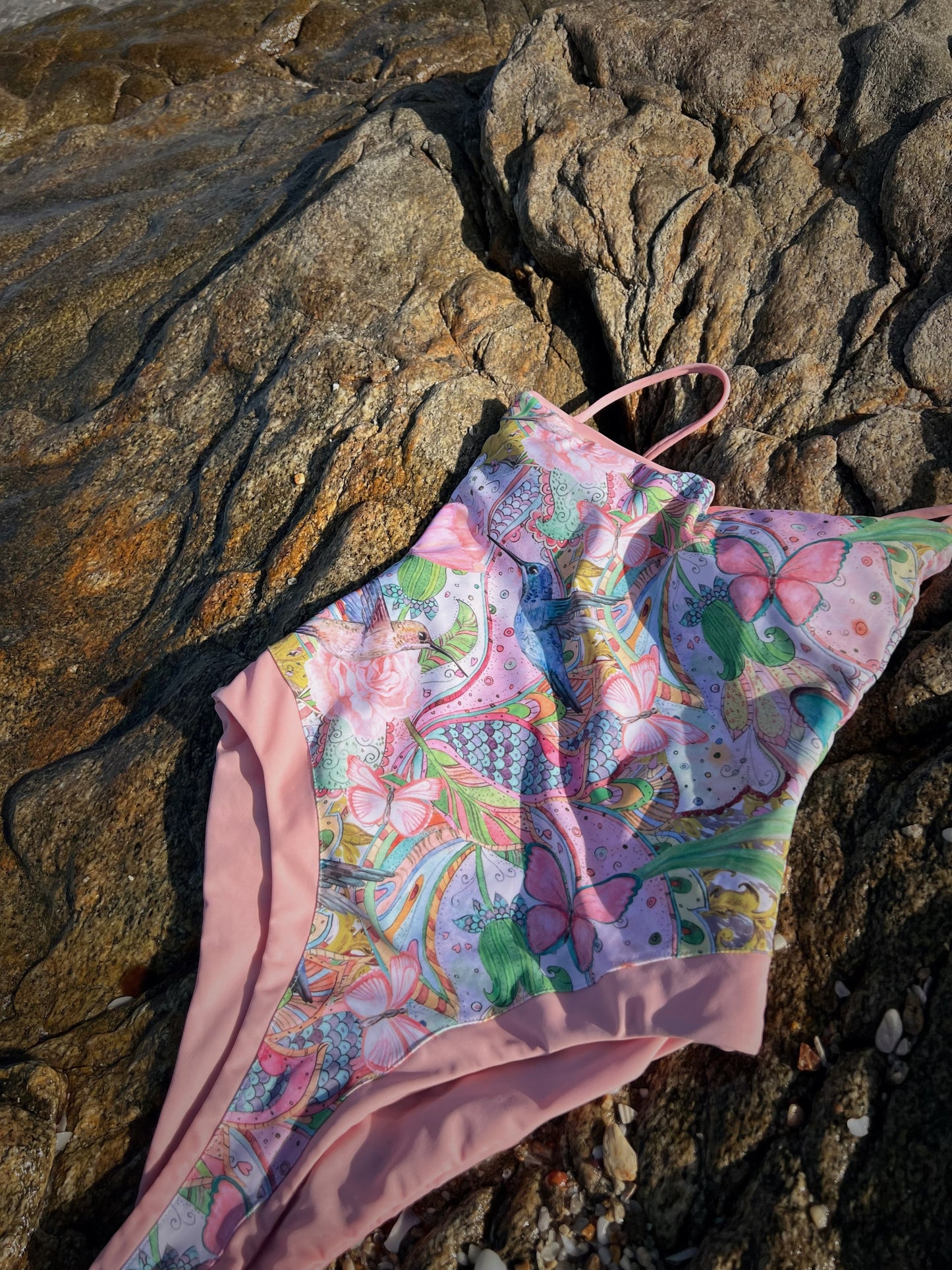 BHUSANAKAN SWIMWEAR วันพีซเว้าสูงน้องนก Hummingbird ลายผ้าเฉพาะของทางร้าน