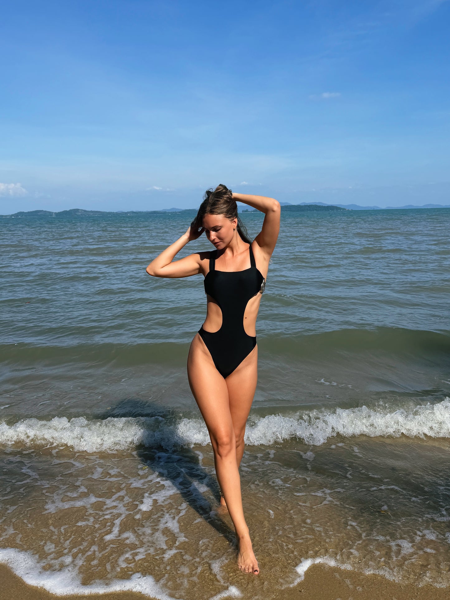 BHUSANAKAN SWIMWEAR รุ่น "Cora" วันพีซคัทเอาท์ เว้าช่วงเอว แต่งอะไหล่ทอง (รับประกันคุณภาพ ไม่ขึ้นสนิม)