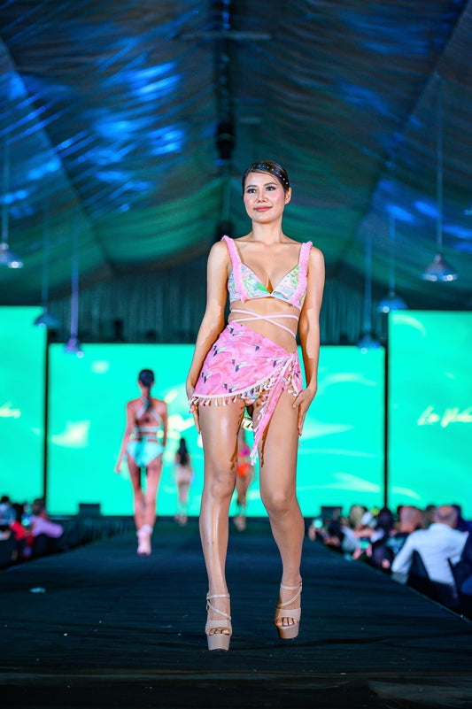 BHUSANAKAN SWIMWEAR - Hummingbird Bikini ชุดว่ายน้ำ บิกินี่ แต่งพู่สีชมพูน่ารักๆ ผ้าพิมพ์ลาย Hummingbird บราผูกหลัง สายบราปรับสั้นยาวได้